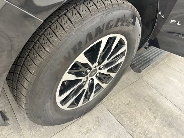 Certified 2025 Ford Expedition Platinum image 46