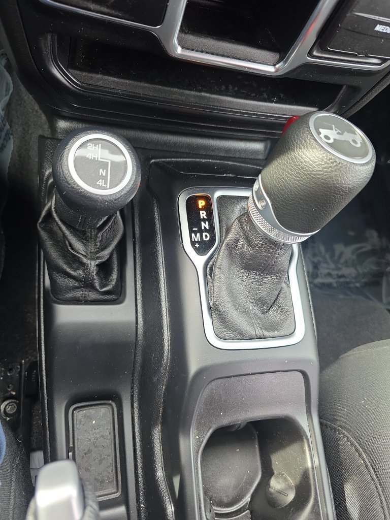 Used 2020 Jeep Wrangler Sport AWD/4WD image 29