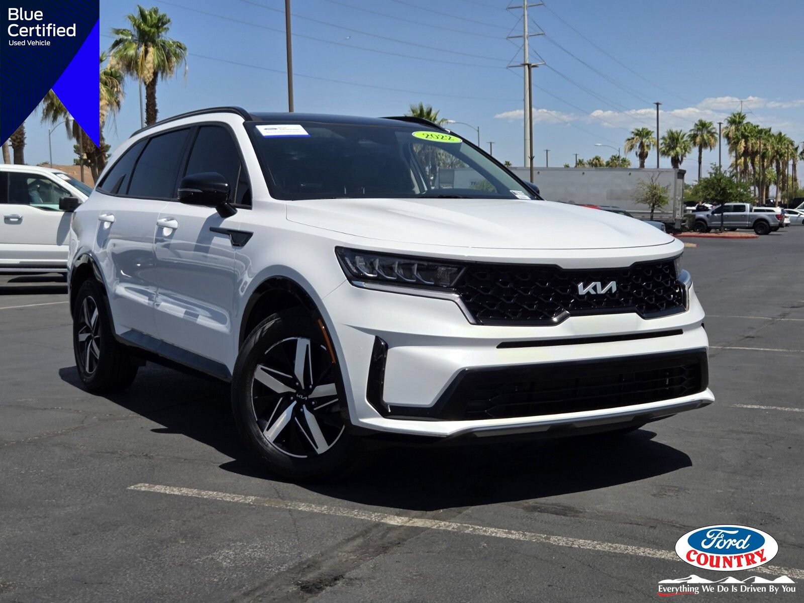 Used 2022 Kia Sorento S w/ Panoramic Sunroof Package