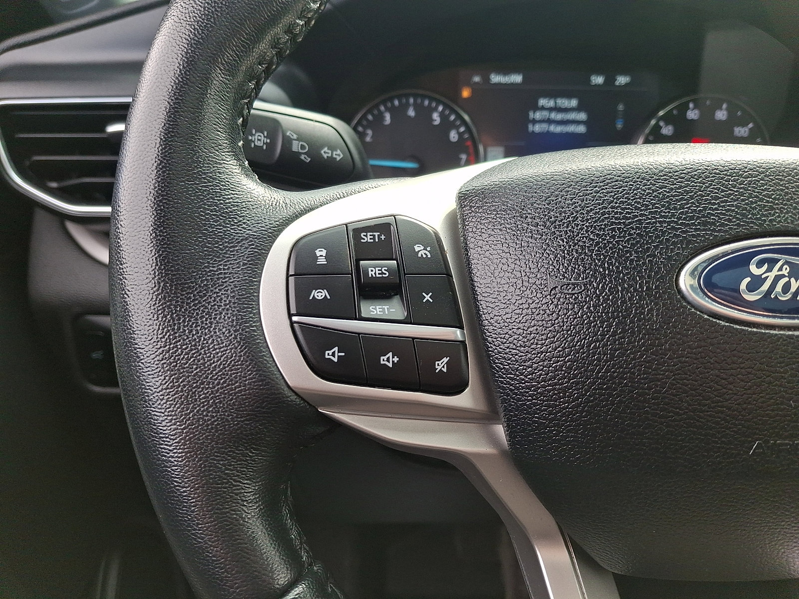 Certified 2023 Ford Explorer XLT w/ Equipment Group 202A AWD/4WD image 23