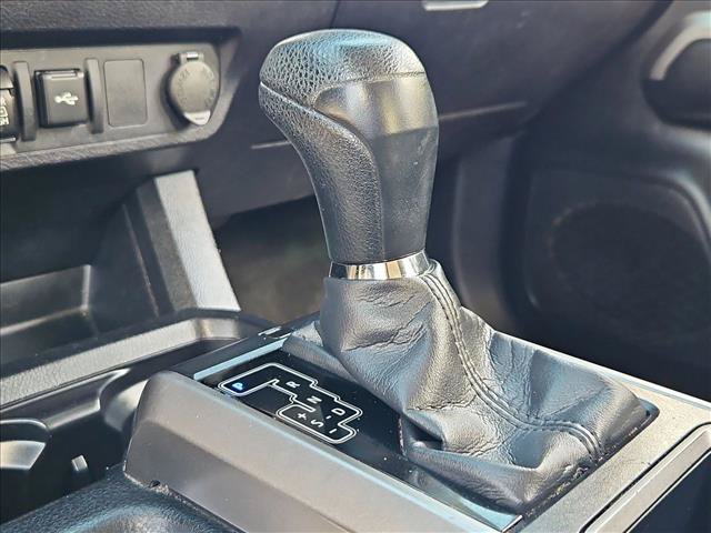 Used 2022 Toyota Tacoma SR5 w/ Technology Package RWD image 12