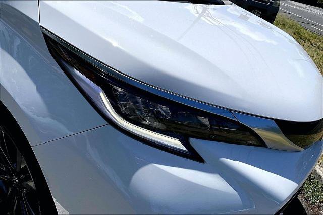 Used 2024 Toyota Sienna XSE FWD image 32