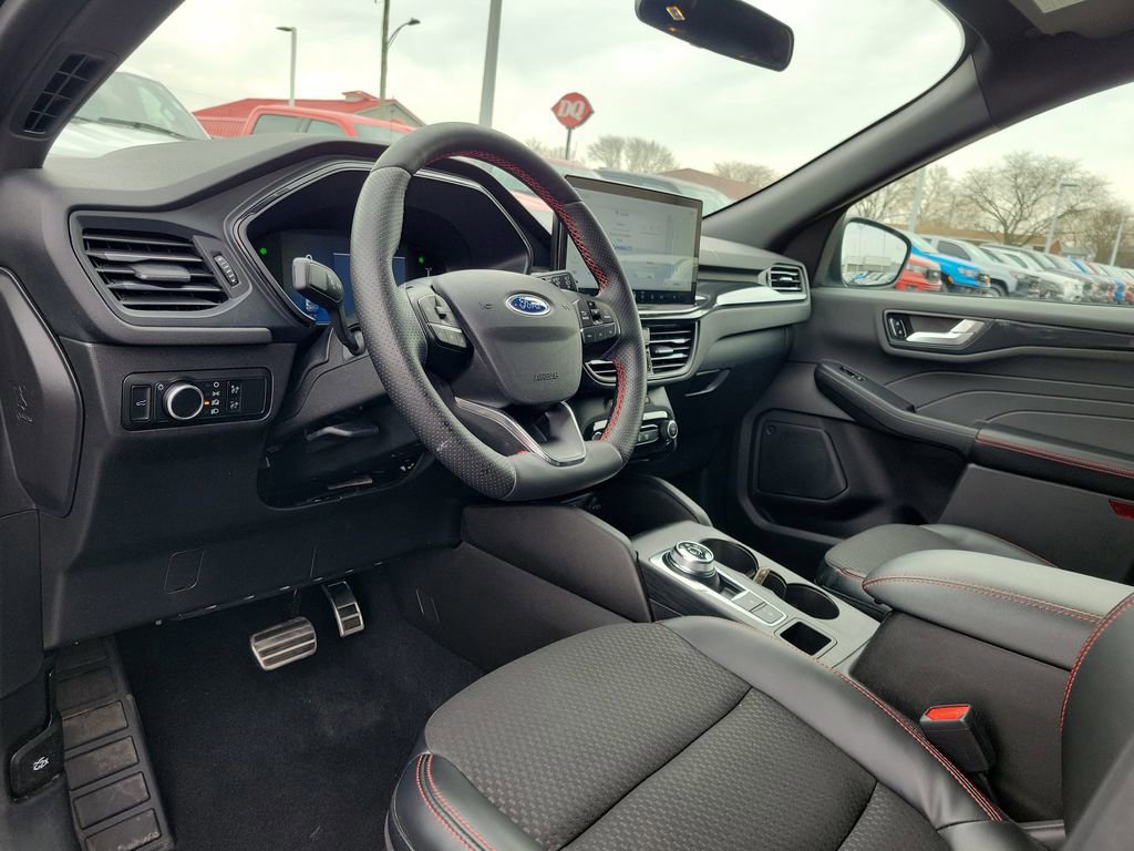 Certified 2023 Ford Escape ST-Line w/ Tech Pack #1 image 21