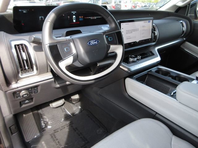 Certified 2025 Ford Expedition Max Platinum image 14