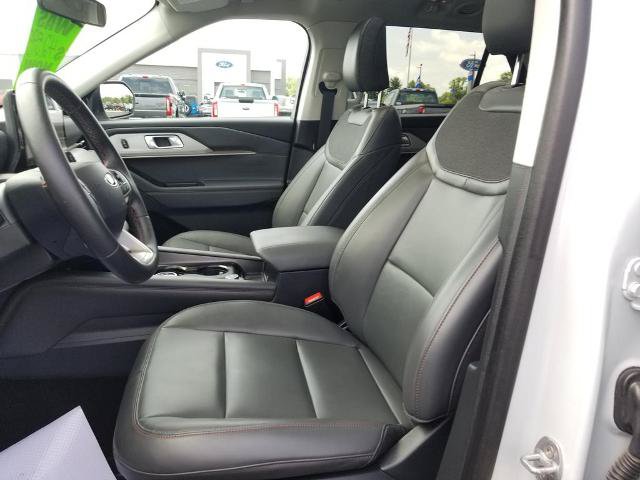 Certified 2025 Ford Explorer Active w/ Active Comfort Package AWD/4WD image 12