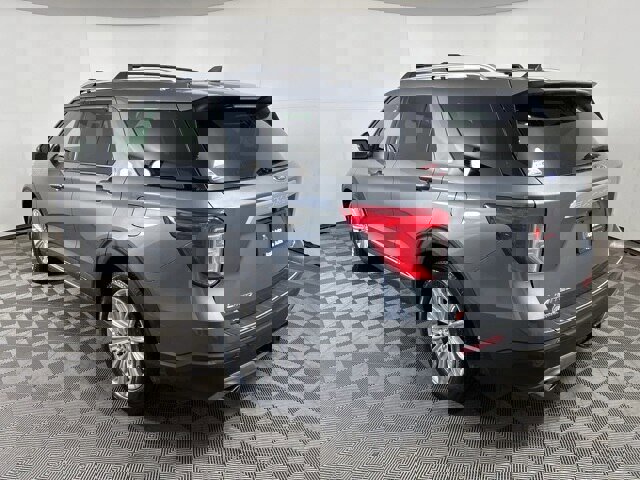 Certified 2023 Ford Explorer Limited w/ Limited Technology Package image 2