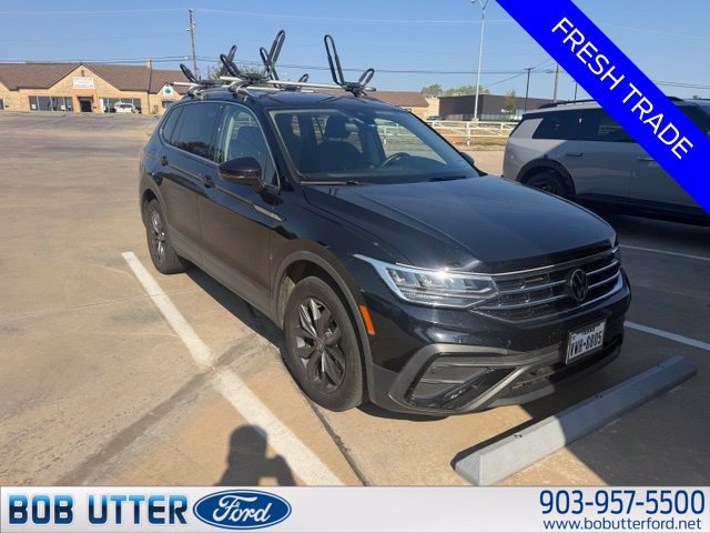 Used 2023 Volkswagen Tiguan SE FWD image 2
