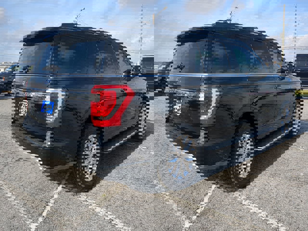 Certified 2021 Ford Expedition XLT image 3