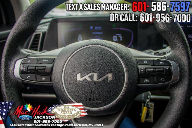 Used 2023 Kia Sportage LX FWD image 12