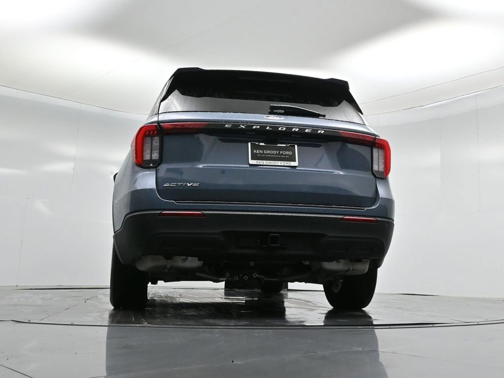 Certified 2025 Ford Explorer Active image 15