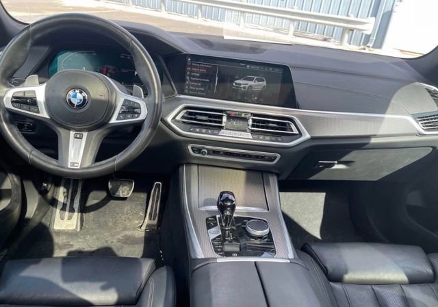 Used 2022 BMW X5 xDrive40i w/ M Sport Package image 2