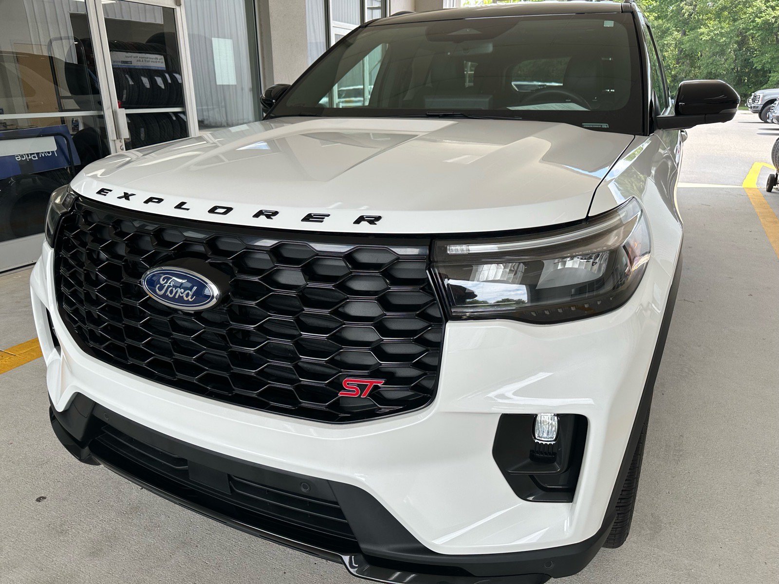 Certified 2025 Ford Explorer ST RWD image 2