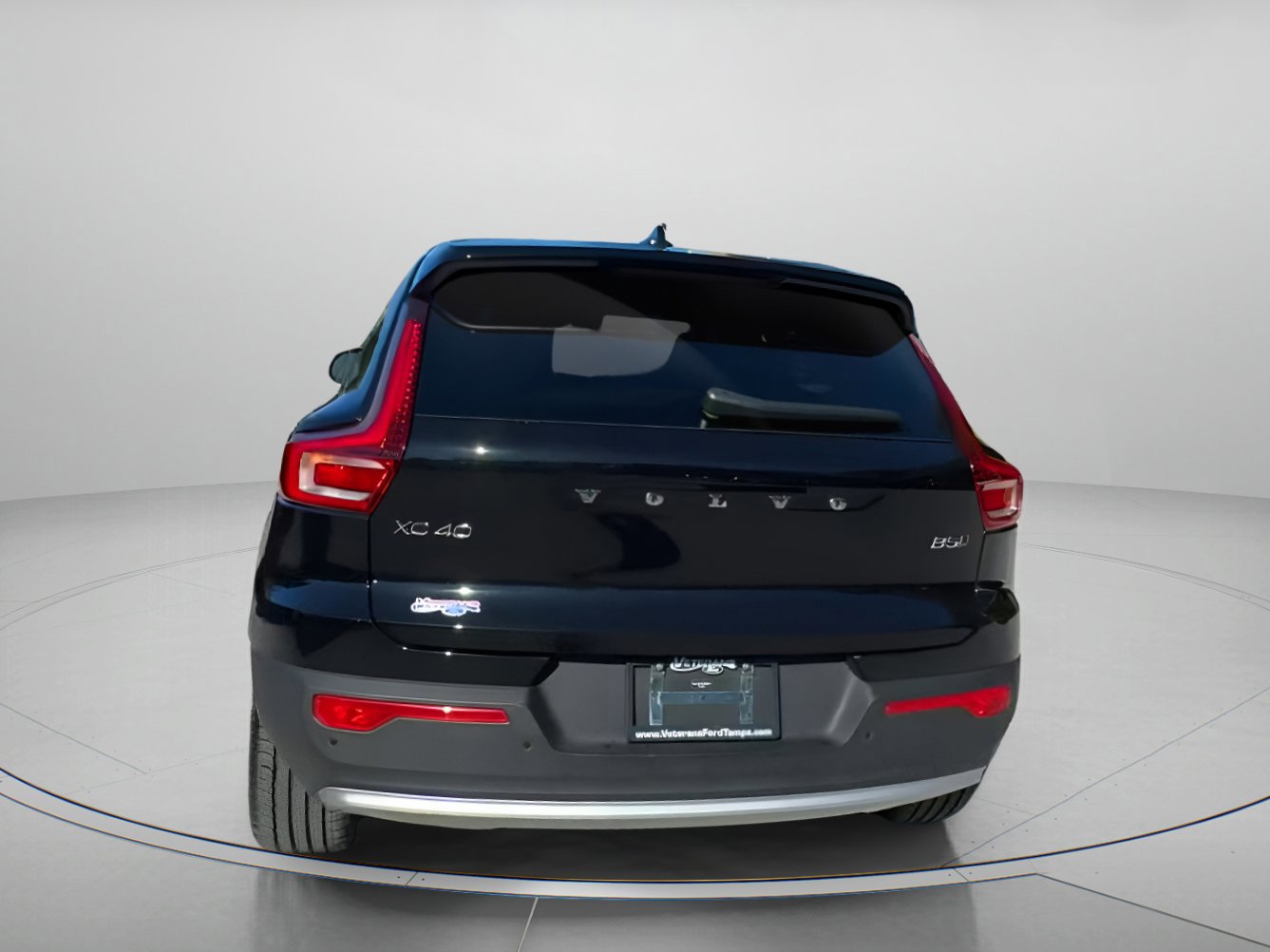 Used 2025 Volvo XC40 B5 Core image 15