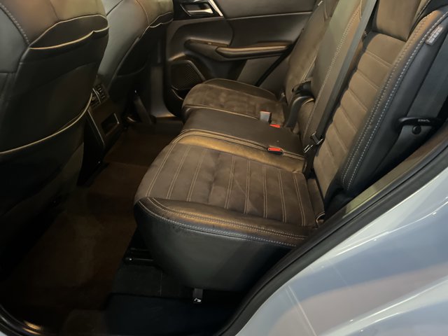 Used 2022 Mitsubishi Outlander SE FWD image 11
