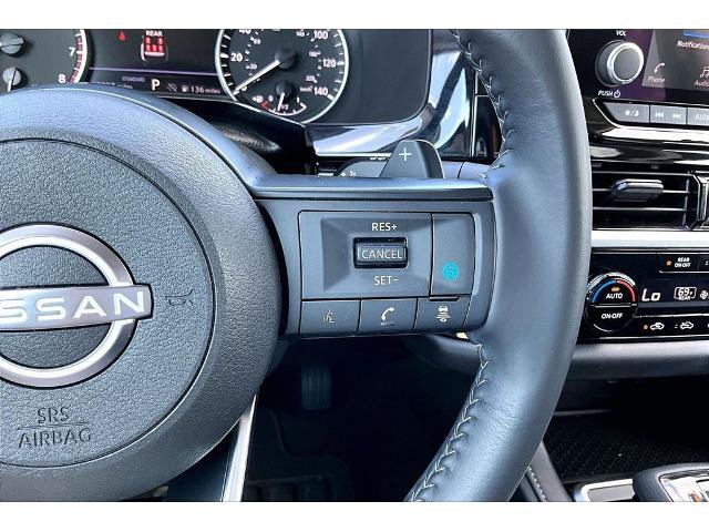 Used 2025 Nissan Pathfinder SV w/ SV Premium Package FWD image 12