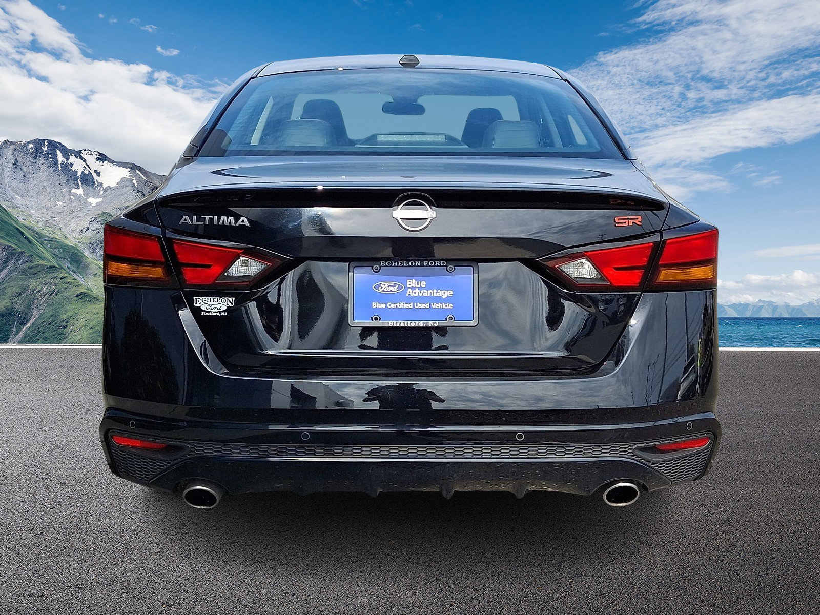 Used 2024 Nissan Altima 2.5 SR w/ SR Premium Package image 3