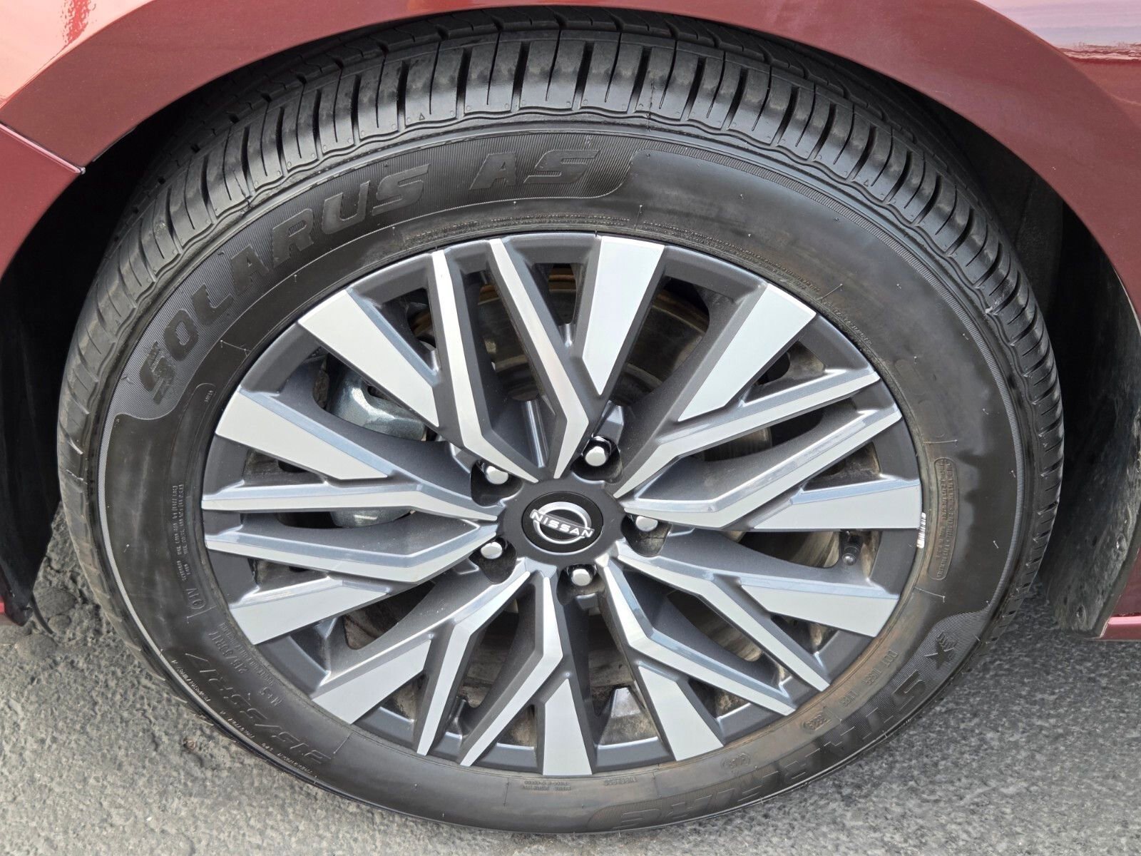 Used 2024 Nissan Altima 2.5 SV image 9