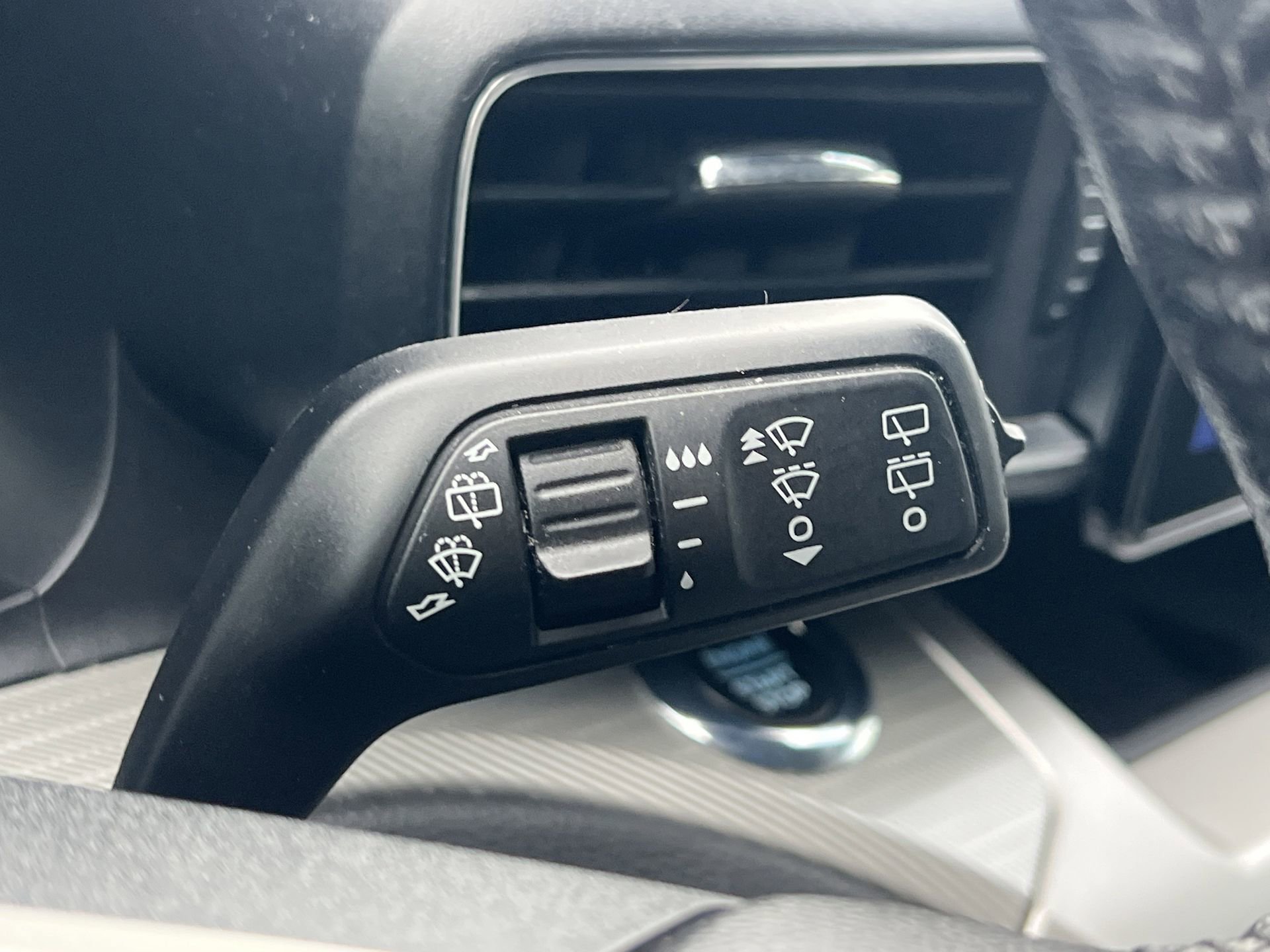 Certified 2021 Ford Explorer XLT w/ Equipment Group 202A image 16