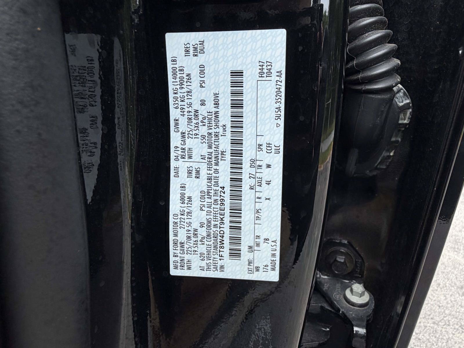 Certified 2019 Ford F450 Platinum w/ Platinum Ultimate Package AWD/4WD image 34