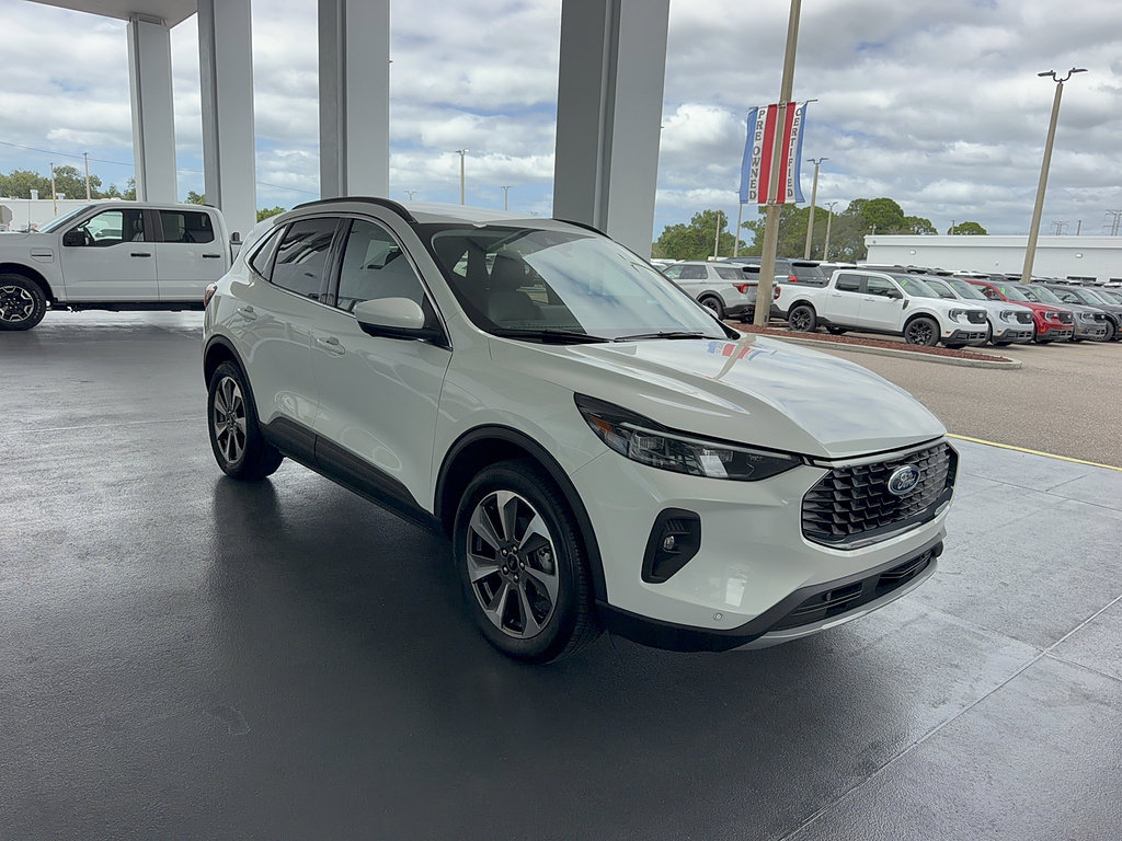 Certified 2024 Ford Escape Platinum AWD/4WD image 4