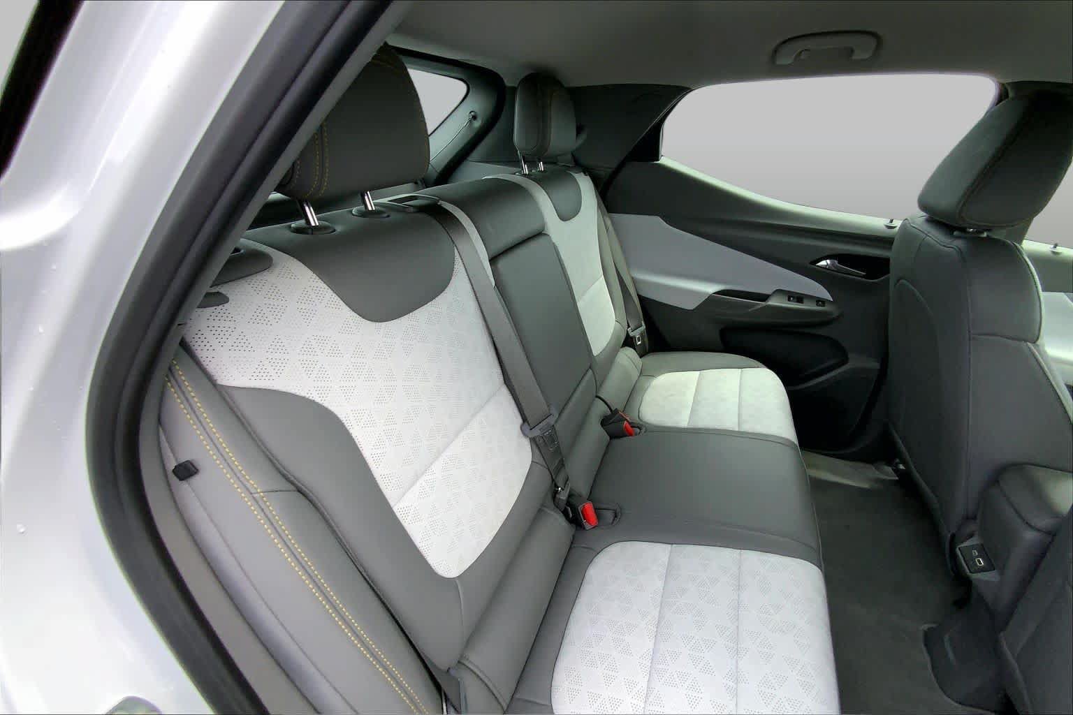 Used 2023 Chevrolet Bolt EUV Premier FWD image 18