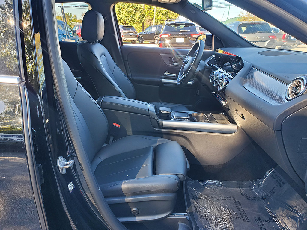 Used 2023 Mercedes-Benz GLA 250 w/ Premium Package image 21