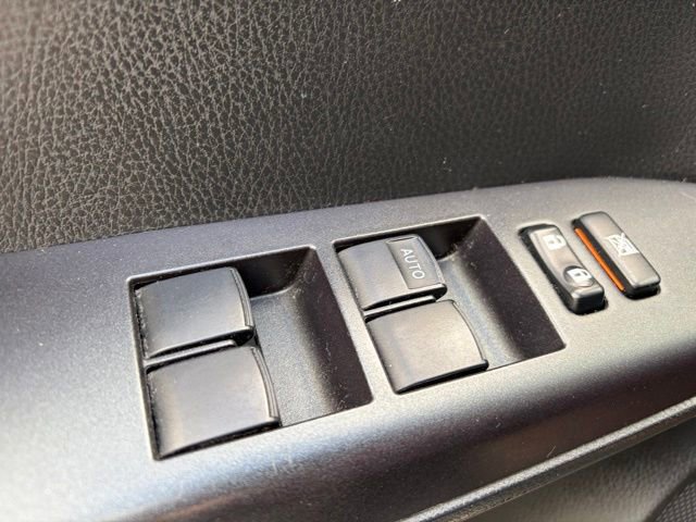 Used 2018 Toyota RAV4 LE image 17