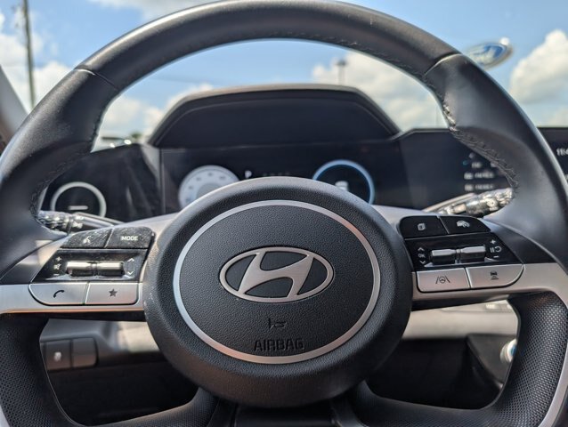 Used 2024 Hyundai Elantra Limited FWD image 19