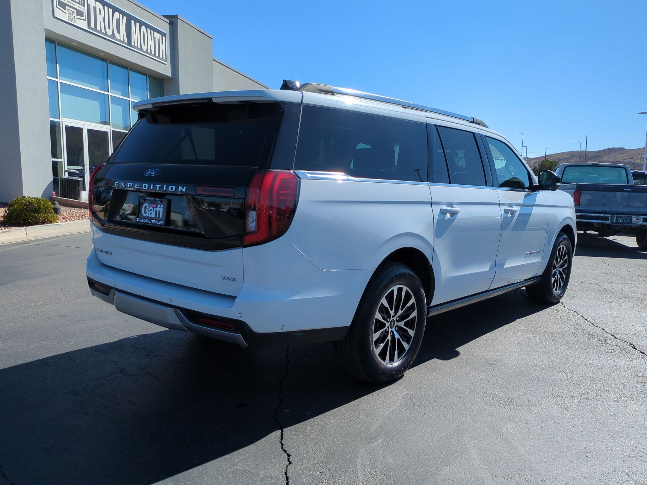 Certified 2025 Ford Expedition Max Platinum AWD/4WD image 4