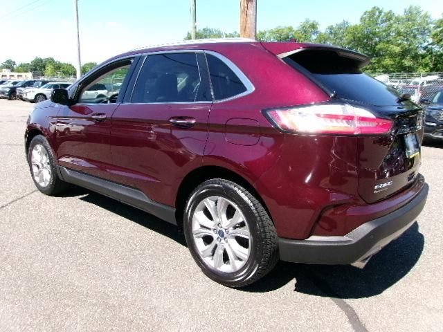 Certified 2019 Ford Edge Titanium w/ Cold Weather Package AWD/4WD image 8