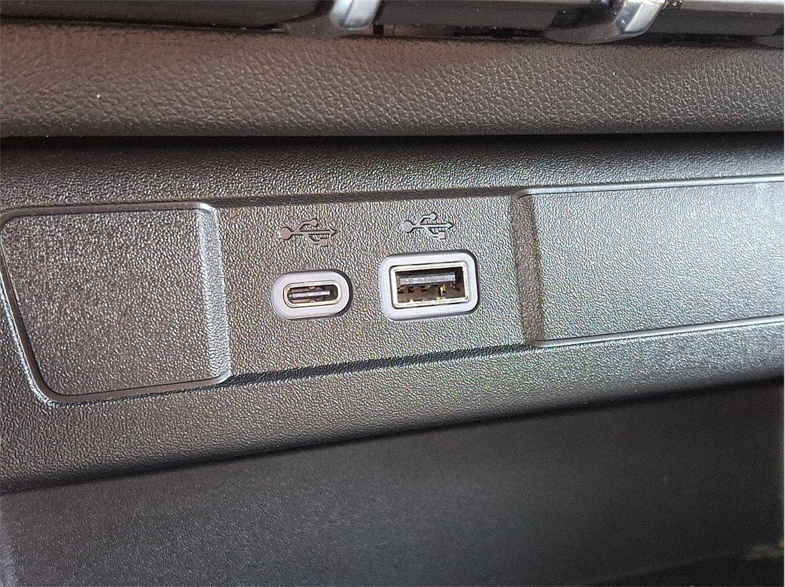 Used 2025 Chevrolet Colorado Trail Boss image 39