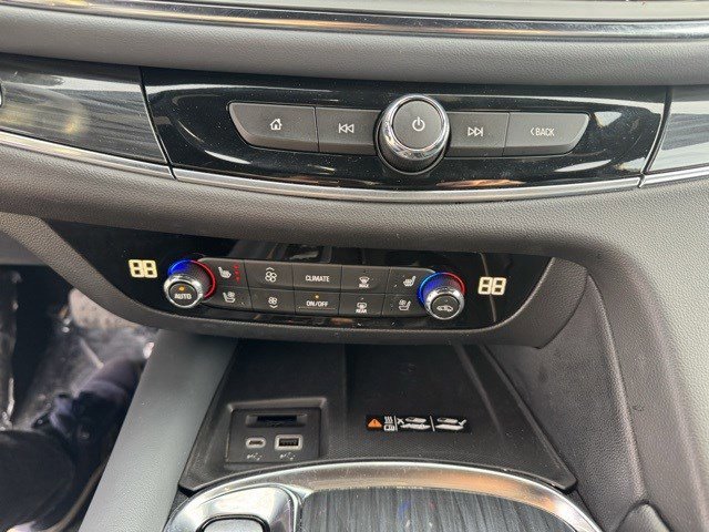 Used 2024 Buick Enclave Premium image 21