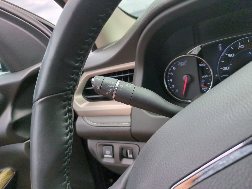 Used 2018 GMC Acadia Denali w/ Technology Package FWD image 30