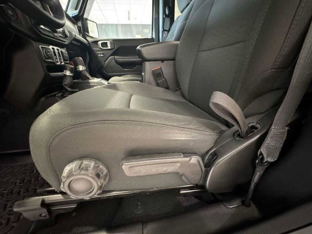 Used 2020 Jeep Wrangler Sport AWD/4WD image 17