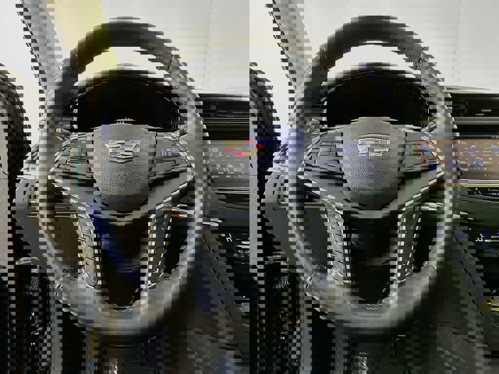 Used 2017 Cadillac XT5 Luxury w/ Driver Awareness Package image 16