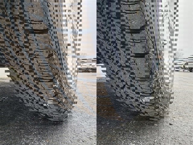 Used 2019 Chevrolet Cruze Diesel w/ Sun And Sound Package image 18