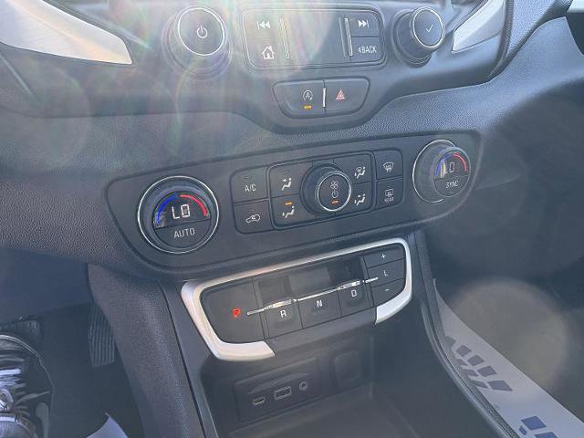 Used 2023 GMC Terrain SLT image 26