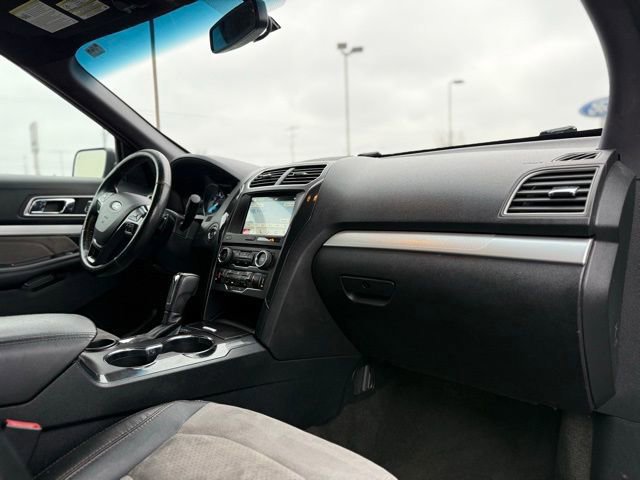 Certified 2017 Ford Explorer XLT w/ Equipment Group 202A image 29