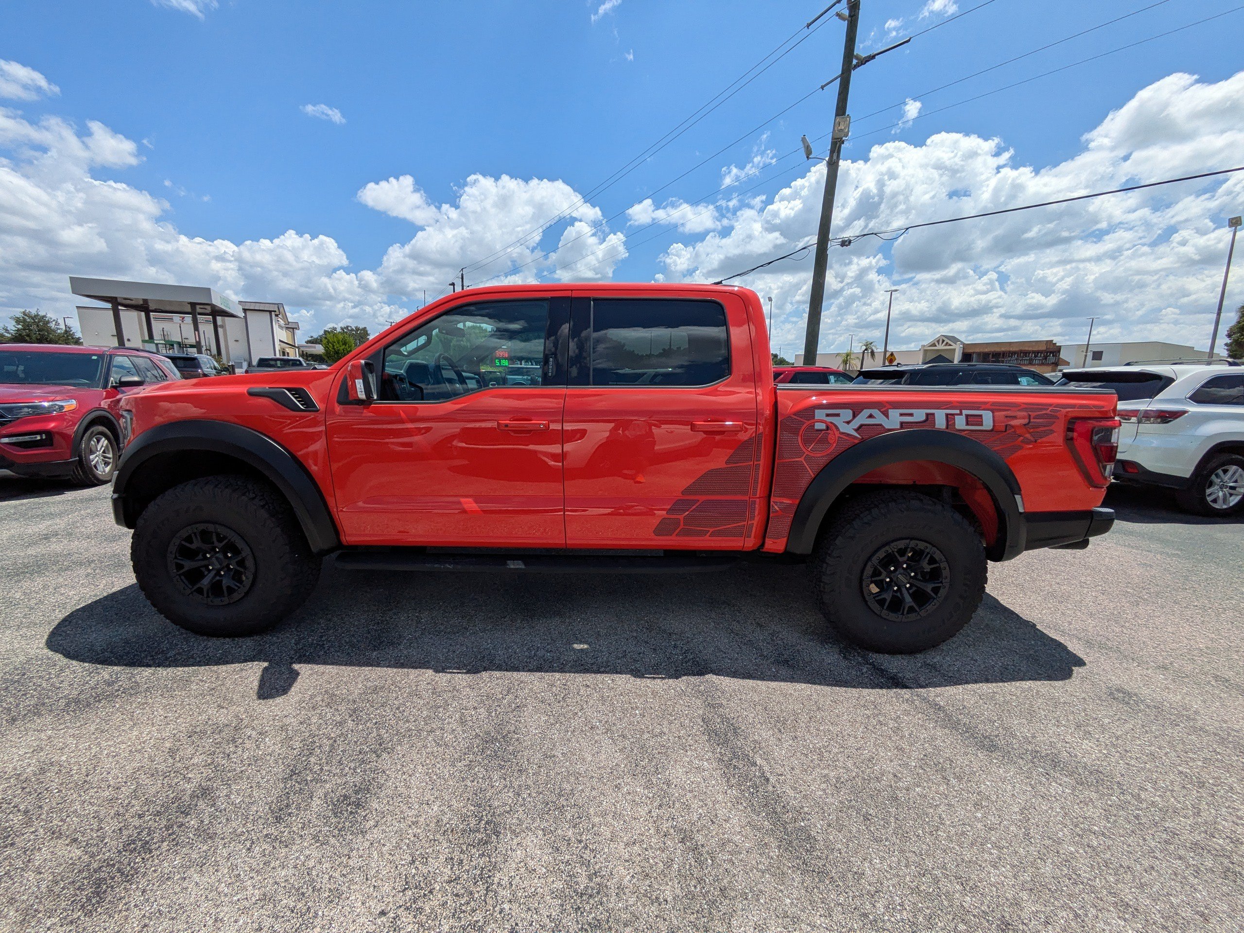 Certified 2023 Ford F150 Raptor w/ Equipment Group 802A Raptor R AWD/4WD image 7