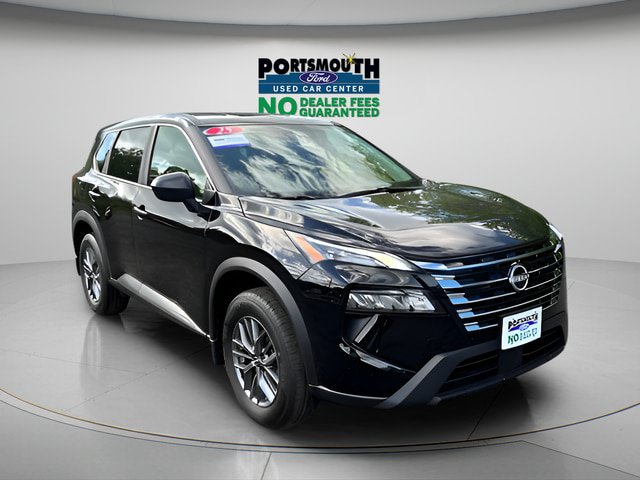 Used 2025 Nissan Rogue S AWD/4WD image 1