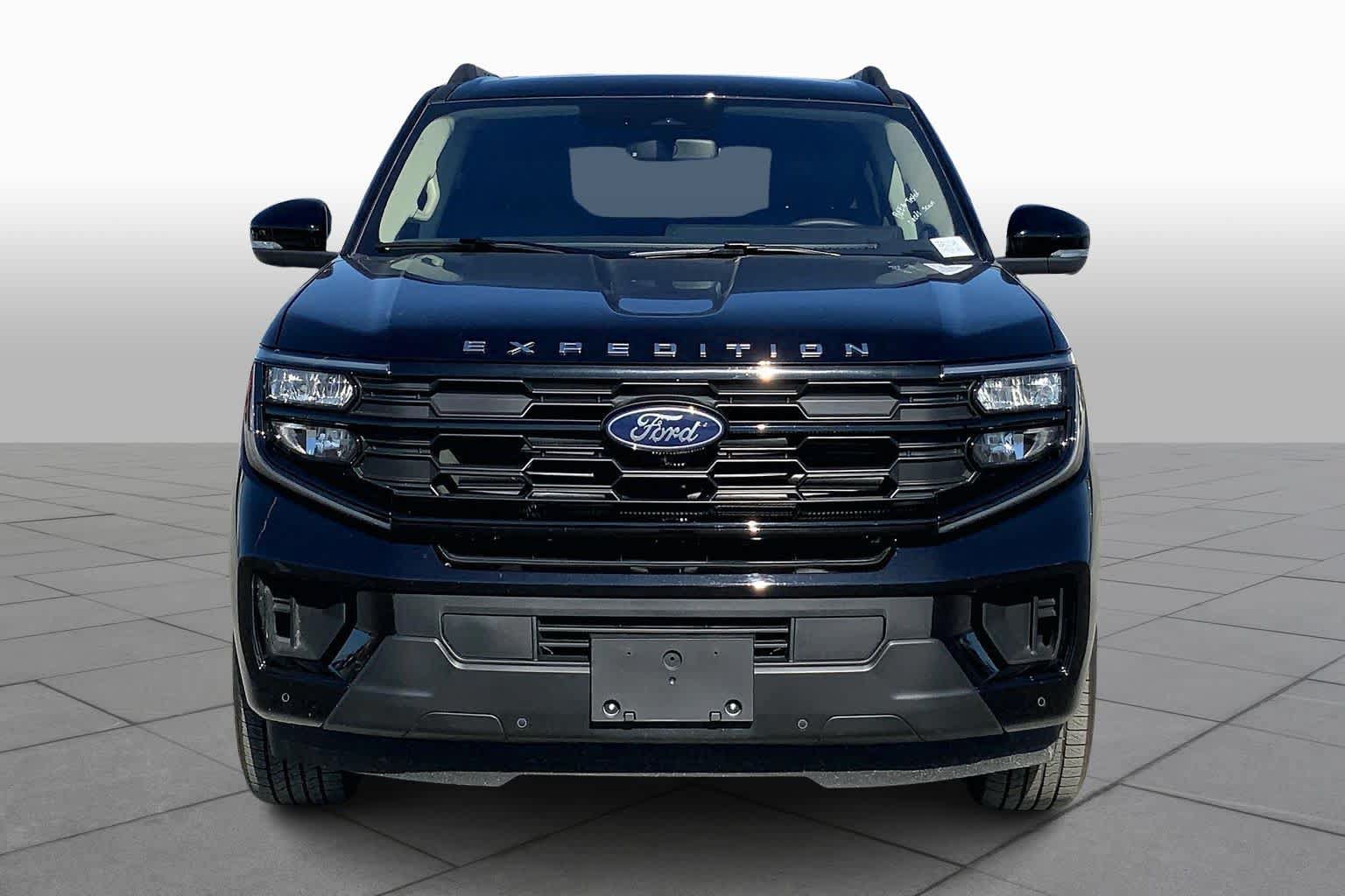 Certified 2025 Ford Expedition Active RWD image 4