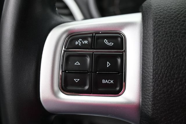 Used 2020 Dodge Journey SE w/ SE Popular Equipment Group FWD image 17