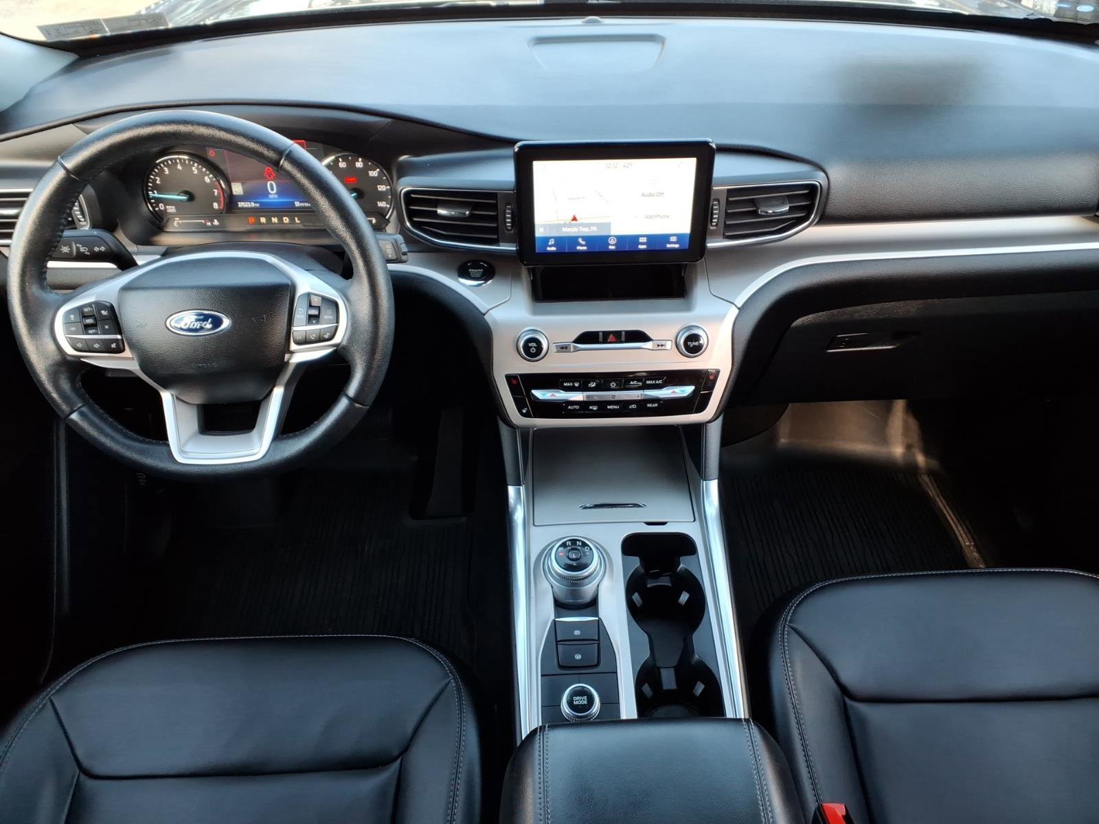 Certified 2022 Ford Explorer XLT w/ Equipment Group 202A image 14