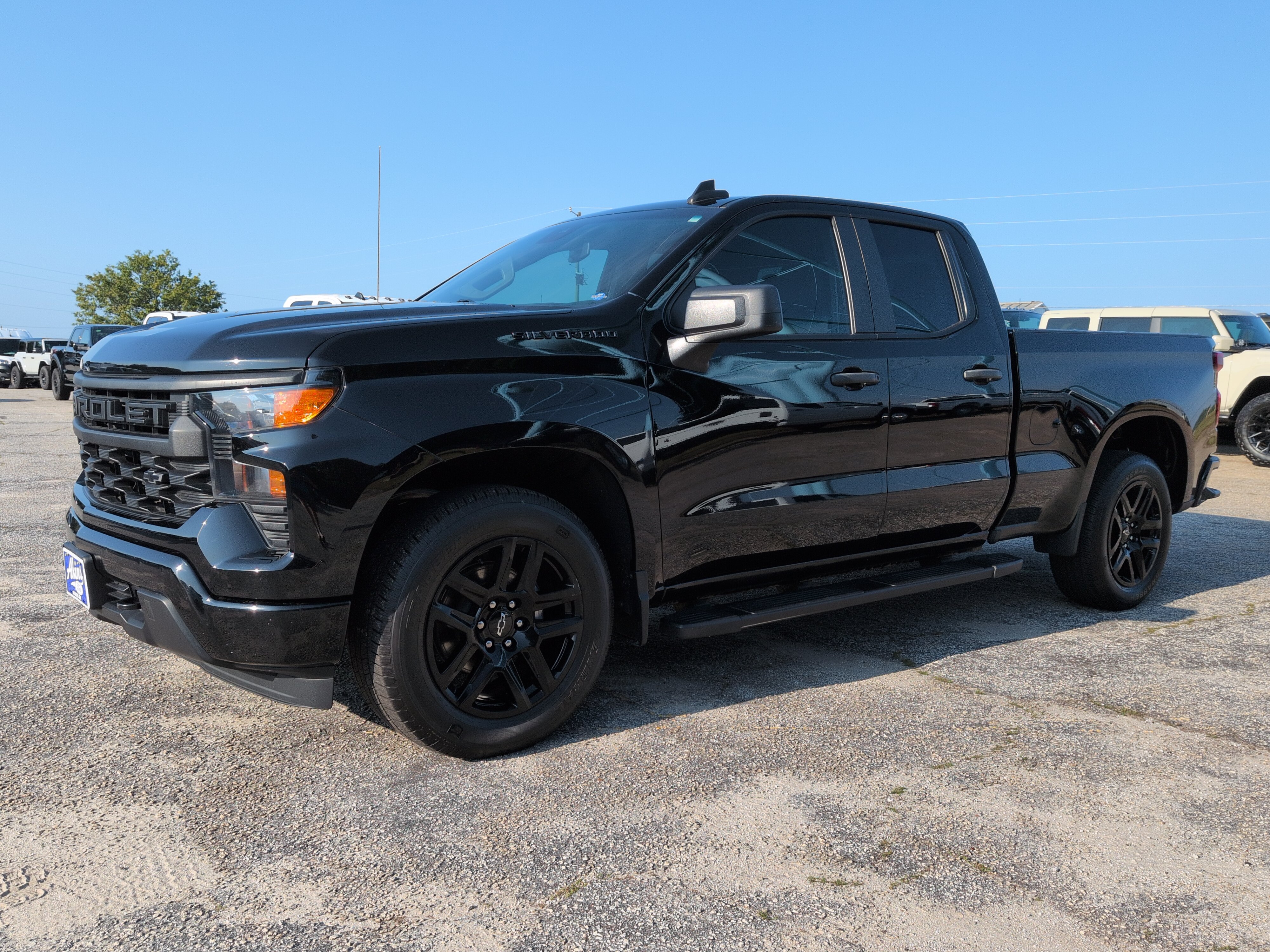 Used 2023 Chevrolet Silverado 1500 Custom w/ LPO, Dark Essentials Package RWD image 6
