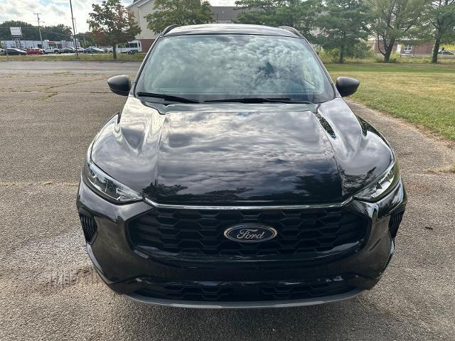 Certified 2023 Ford Escape ST-Line w/ Tech Pack #1 AWD/4WD image 10