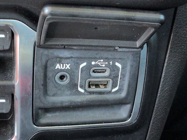 Used 2024 Jeep Wrangler Unlimited Rubicon w/ Convenience Group AWD/4WD image 27