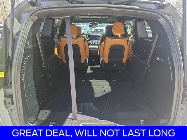 Used 2022 Chrysler Pacifica Pinnacle AWD/4WD image 12