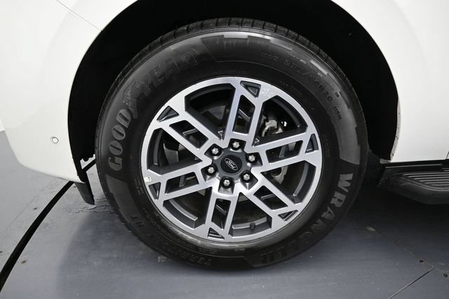 Certified 2025 Ford Expedition Max Active RWD image 9