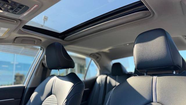 Used 2019 Toyota Camry SE w/ Carpet Mat Package FWD image 17