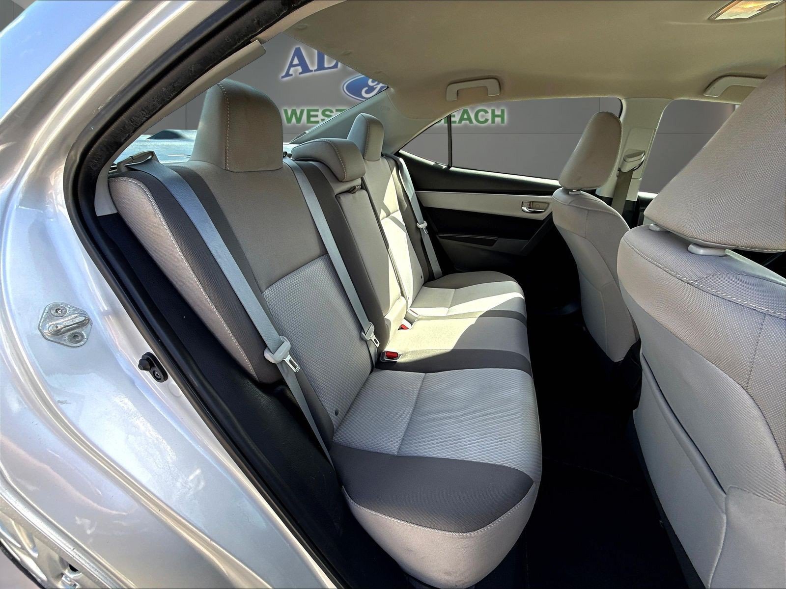 Used 2017 Toyota Corolla LE FWD image 27